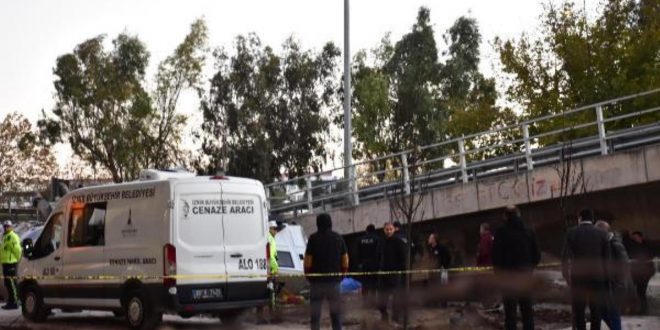 Kontrolden çıkan beton mikseri viyadükten düştü, sürücü hayatını kaybetti!