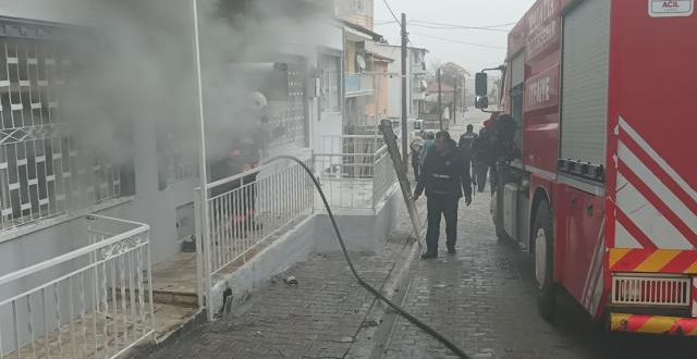 Malatya'da çakmakla oynayan çocuk evi yaktı