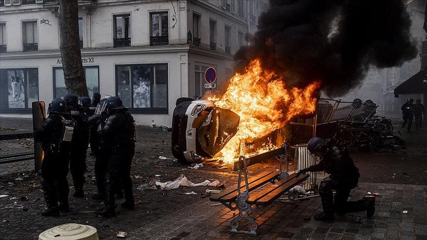 Fransa'nın 40 yıldır beslediği PKK, Paris'i birbirine kattı