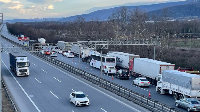 Anadolu Otoyolu'nda zincirleme kaza meydana geldi