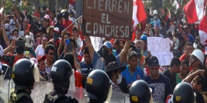 Peru'da tansiyon düşmüyor! Hayatını kaybedenlerin sayısı 59'a yükseldi