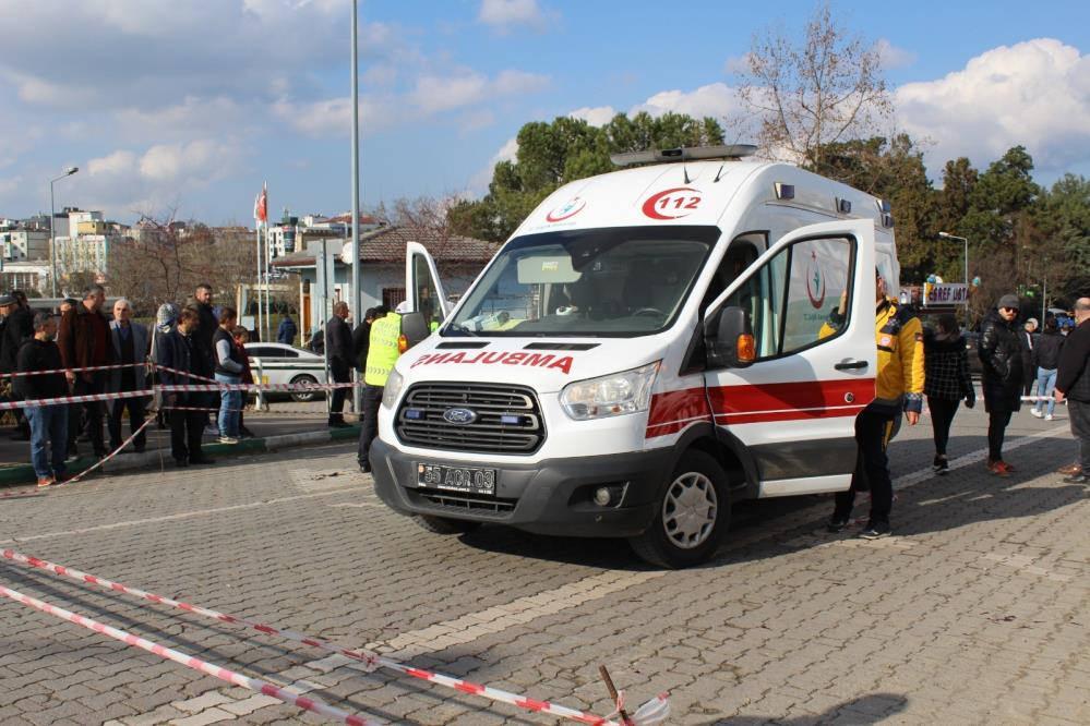 Husumetliler arasında bıçak ve keserli kavga