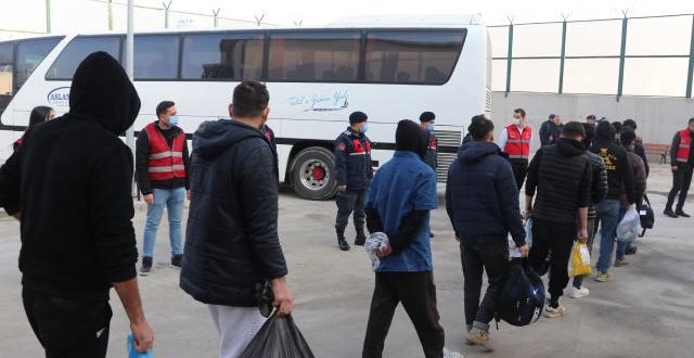 Yılbaşından bu yana 6 bin 282 düzensiz göçmen geri gönderildi