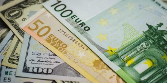 İran'da Dolar ve Euro rekor kırdı