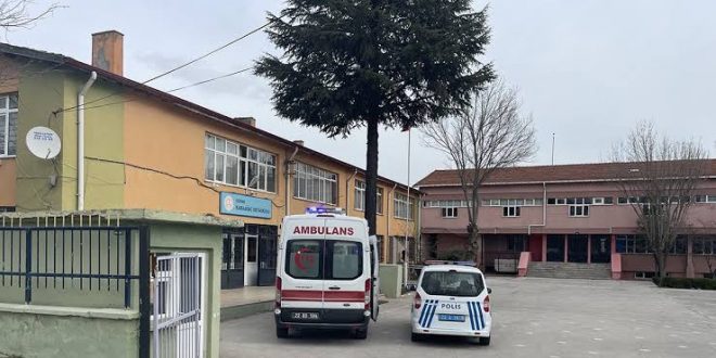 Ortaokullu kız öğrenci, 5 arkadaşını bıçakladı