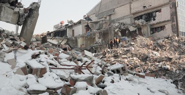 Senegalli eski milli futbolcuların formaları depremzedeler yararına bağışlanacak