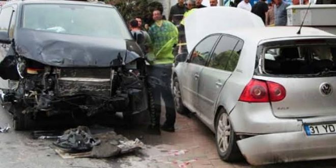 Antalya'ya gelen 3 depremzede, trafik kazasında yaşamını yitirdi