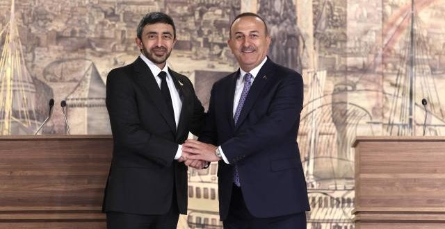 Bakan Çavuşoğlu, BAE'li mevkidaşı ile telefonda görüştü