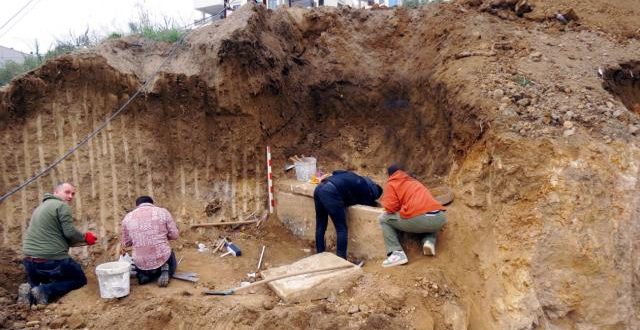 Bursa'da inşaat kazısı sırasında lahit bulundu