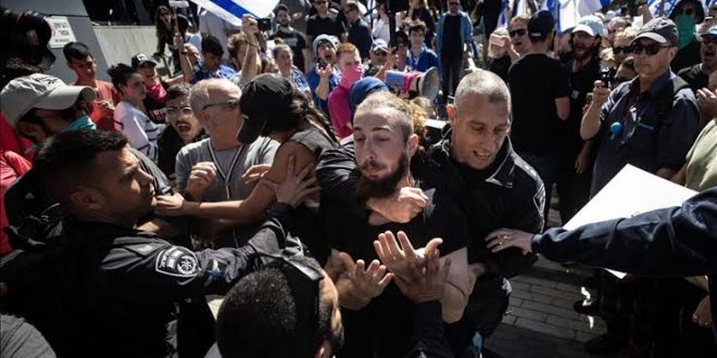 İsrailli Bakan, Tel Aviv polis şefini görevden aldı