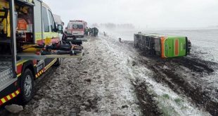 Ukrayna’da yolcu otobüsü şarampole yuvarlandı