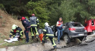 Aynı aileden 4 kişi trafik kazasında hayatını kaybetti