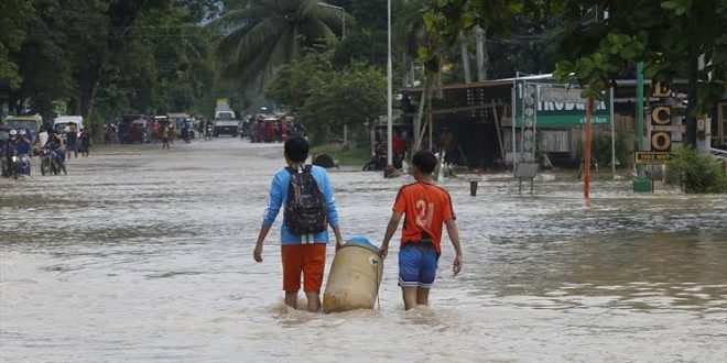 Filipinler'i Mawar Tayfun'u vurdu! Binlerce insan tahliye edildi