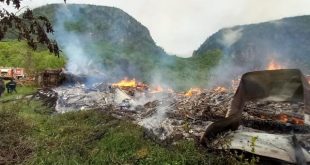 Kastamonu'da 2 eve yıldırım düştü