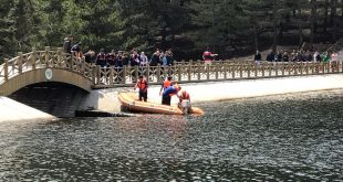 Köprüden gölete düşen öğrenciyi kurtarmak istediler! 4 kişi hayatını kaybetti