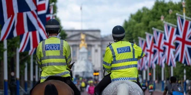 Londra'da polis yasası protesto edildi!