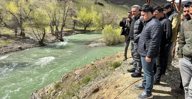 Munzur Çayı'na düşen otomobil bulundu!