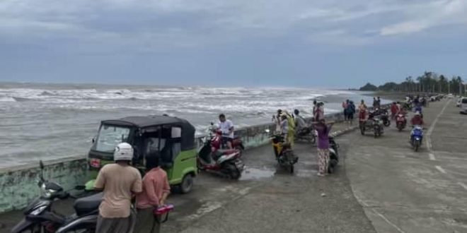 Arakan'da kasırga felaketi; binlerce kişi tahliye edildi