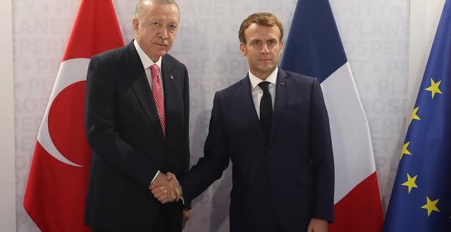 Erdoğan'ı tebrik eden Macron ilişkileri ilerletmek istiyor