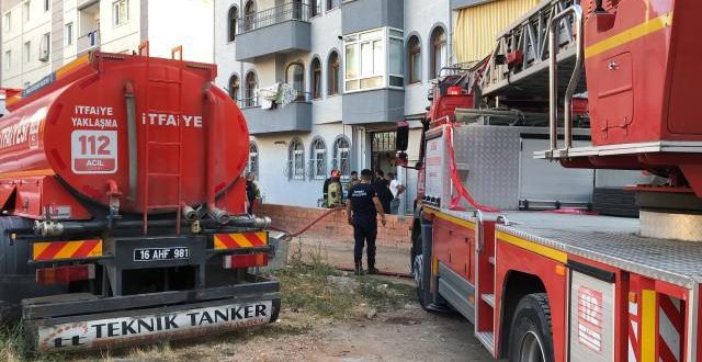 Bursa'da 5 katlı binada yangın çıktı