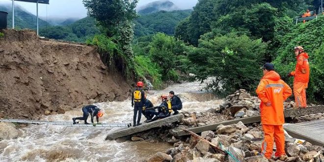 Güney Kore'de şiddetli yağışlarda 21 kişi öldü