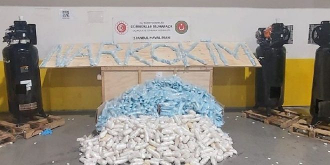 İstanbul Havalimanında yüzlerce kilogram metamfetamin ele geçirildi