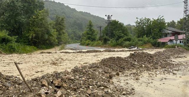 Karabük-Zonguldak yolu çöktü