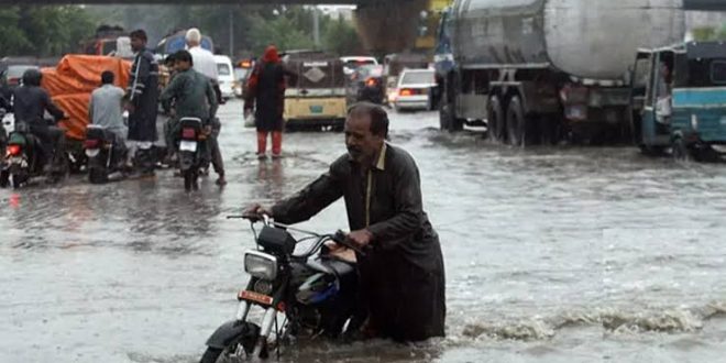 Pakistan'da duvarın çökmesi sonucu 11 işçi hayatını kaybetti