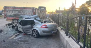 Bursa Karacabey'de feci kaza! Tıra çarpan otomobilde 4 kişi can verdi