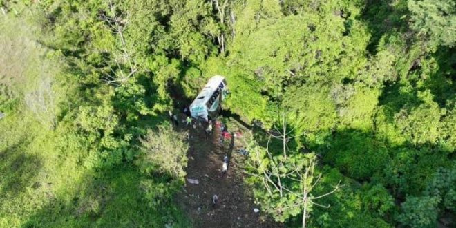 Kontrolden çıkan yolcu otobüsü şarampole yuvarlandı: 18 ölü