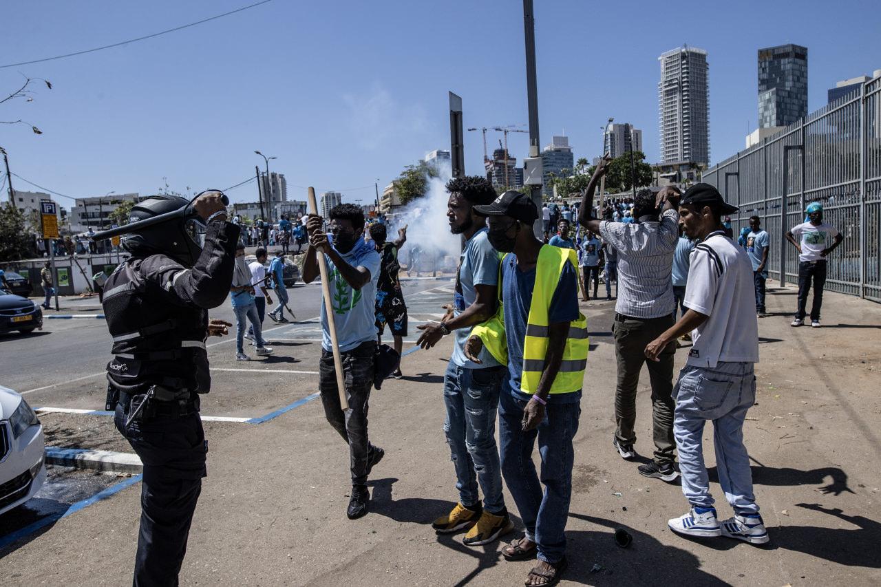 İsrail polisi sınır tanımıyor! Eritrelilerin protestosuna gerçek mermiyle müdahale etti