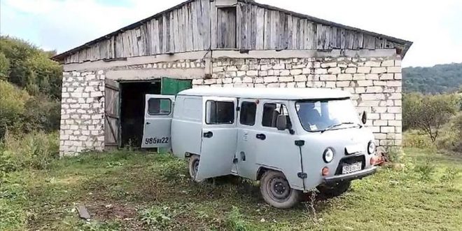 Azerbaycan'ın kontrolüne geçen köyde, Ermeni güçlere ait mühimmat deposu bulundu