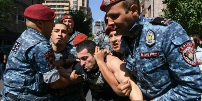 Darbe iddiası polisi harekete geçirdi! 8 komutan gözaltına alındı