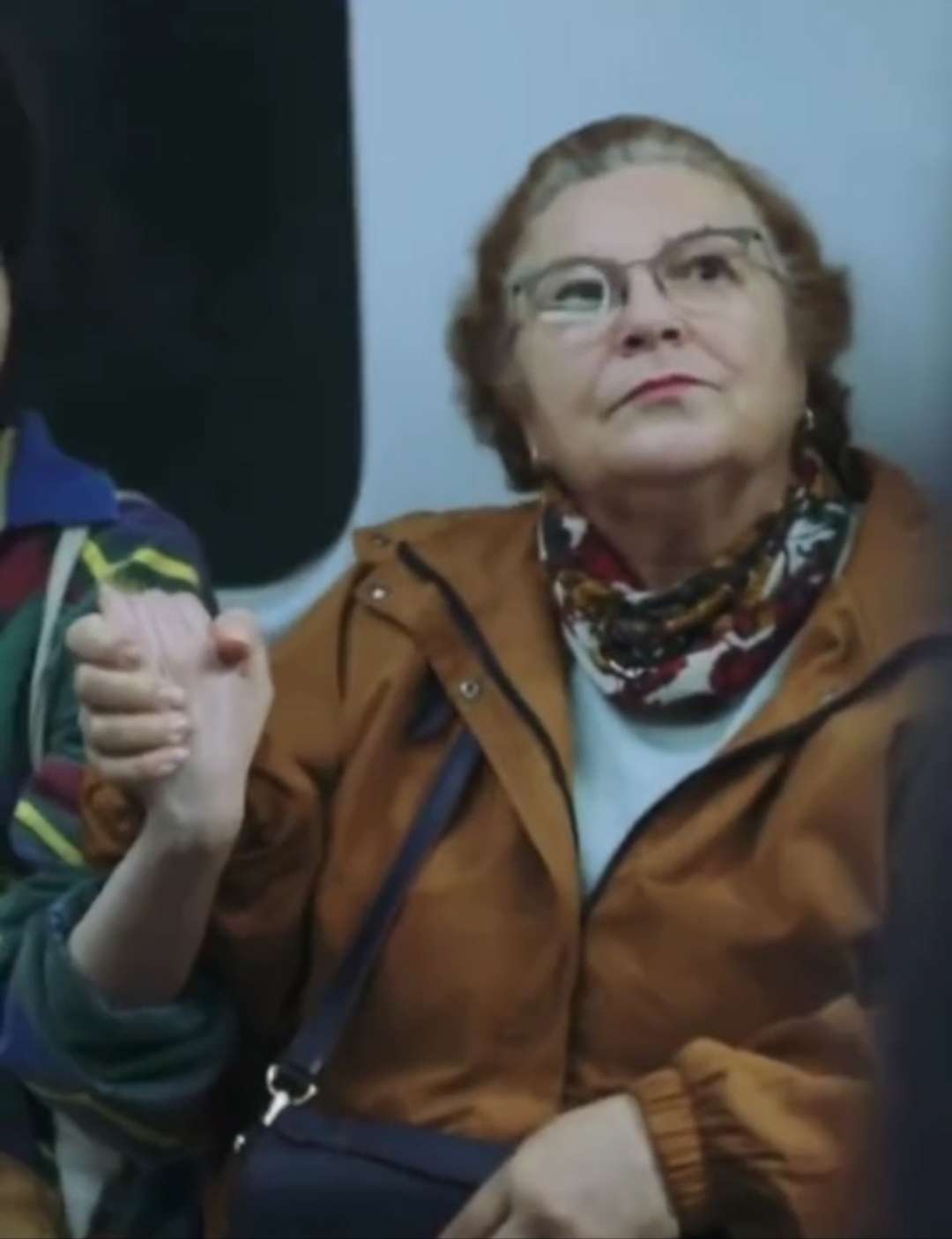 Marmaray'da ahlaksız reklam filmi; LGBT lobisine kim izin verdi!