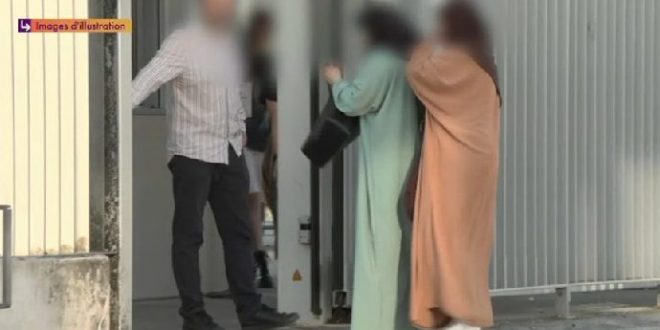 Fransa'da kız öğrencilere abaya yasağı; laikliğe aykırıymış!