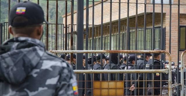 Mahkumlar isyan başlattı! 57 gardiyan, 7 polis rehin alındı