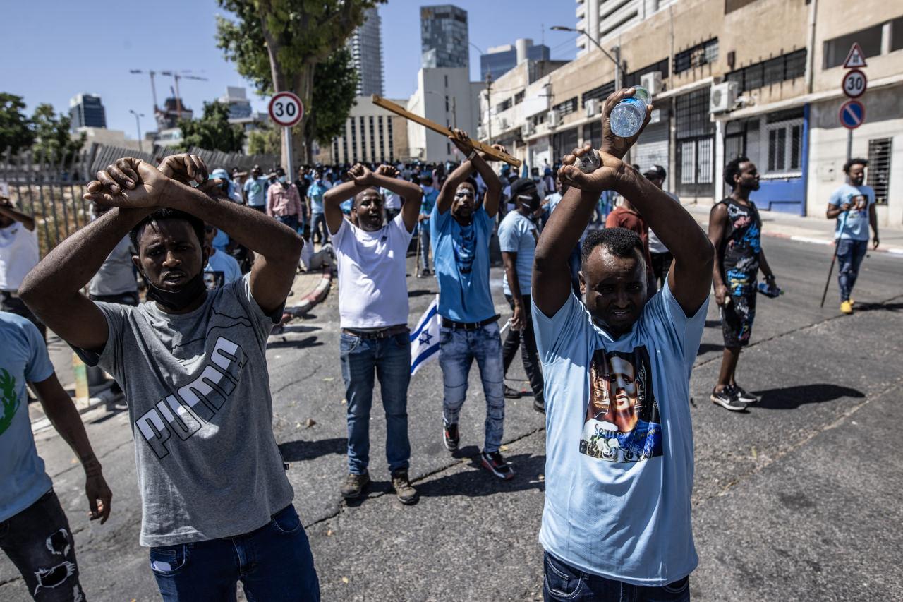 İsrail polisi sınır tanımıyor! Eritrelilerin protestosuna gerçek mermiyle müdahale etti