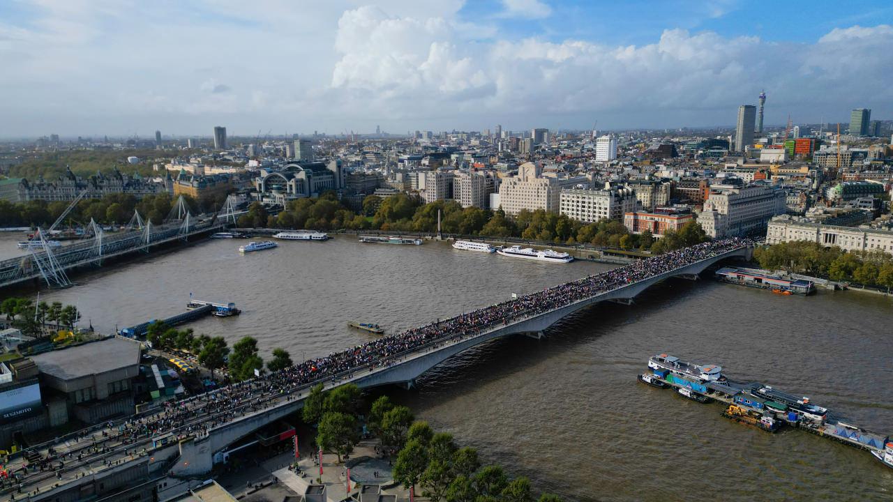 Londra'da hükümetin İsrail'e desteği protesto edildi