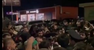 Dağıstan’da Halk Mahaçkale havalimanına Siyonist Avına Çıktı  [Videolu]