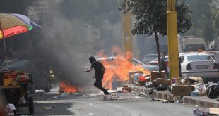 Filistin yönetim güçleri Gazze'deki hastane saldırısını kınayan protestocuları vurdu