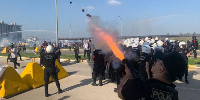 İncirlik Üssü'nde biber gazı ve toma ile müdahale! [Videolu]