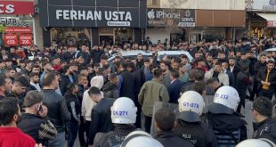 Şırnak'ta Kur'an-ı Kerim'i yırtan alçağı linç edilmekten polis kurtardı