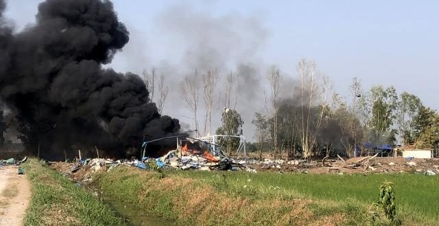 Havai fişek fabrikası havaya uçtu: 22 ölü