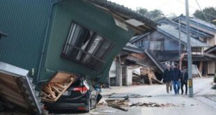 Japonya'da deprem: 5 bina çöktü