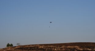 diyarbakir ve mardin arasinda cikan yanginin etkiledigi alan drone ile goruntulendi ee7741f6